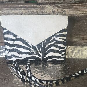 LOW STARTED ⭐️Guess Black and White Zebra Crossbody Bag